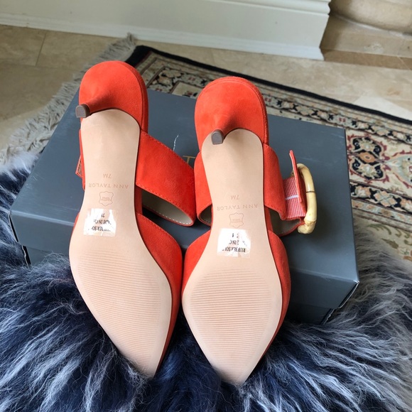 Ann Taylor NWT Phoenix Suede Buckle Mule size 7 - Picture 2 of 3